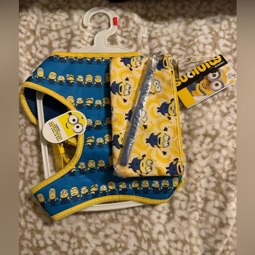 NWT Minions Blue and Yellow Pet Harness w/Extra Goodies - Picture 6 of 11